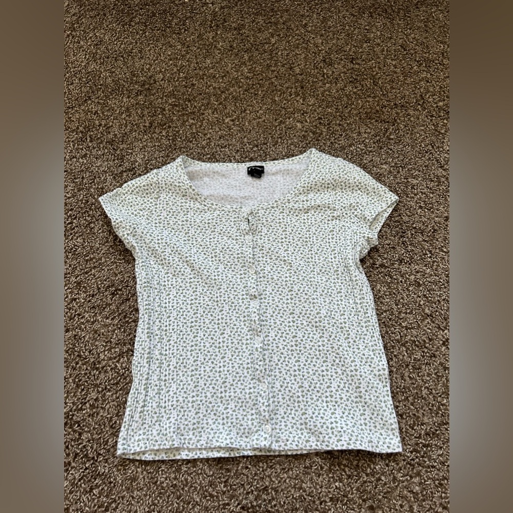White floral crop top from Target! 🤍